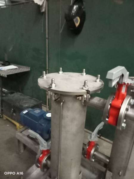 Fabrication d'un skid en inox avec fut et porte filtre pour industrie à Rouen